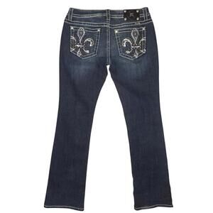 Miss Me Signature Bootcut W31 X L34 With Gorgeous Designes on back pockets!